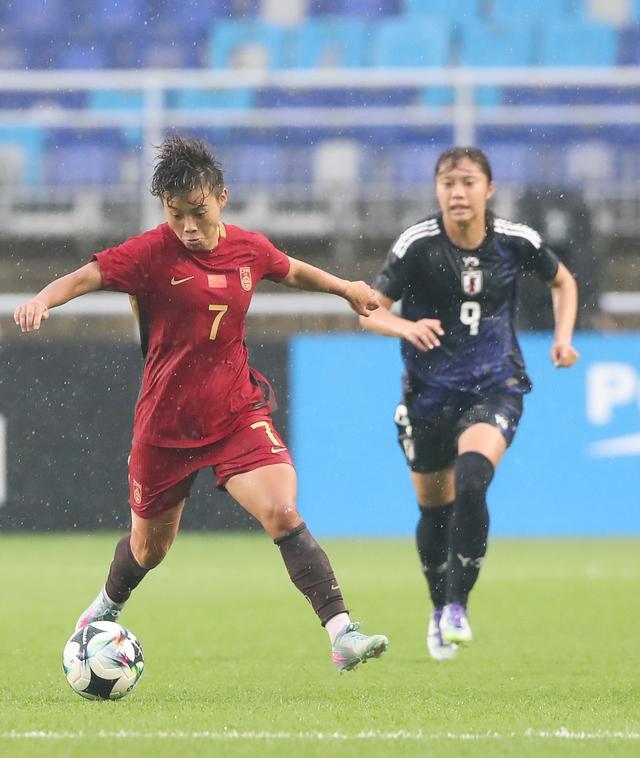 开云APP-南京女足队战术变化大获成功，轻松奠定领先
