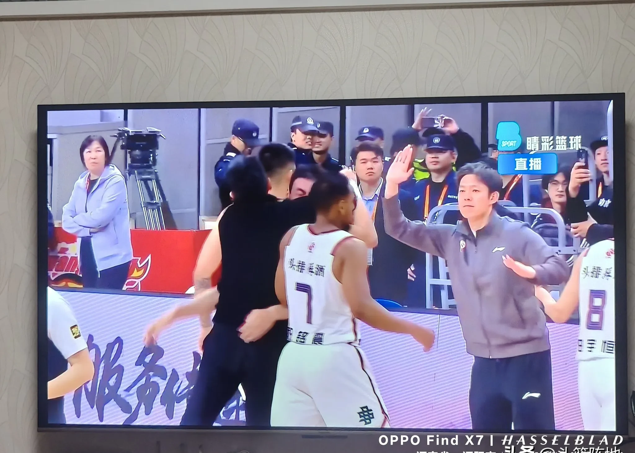 南京女足队战术变化大获成功，轻松奠定领先