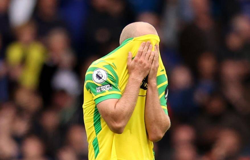 斯托克城遭遇惨败,降级压力不减 斯托克城遭遇惨败,降级压力不减