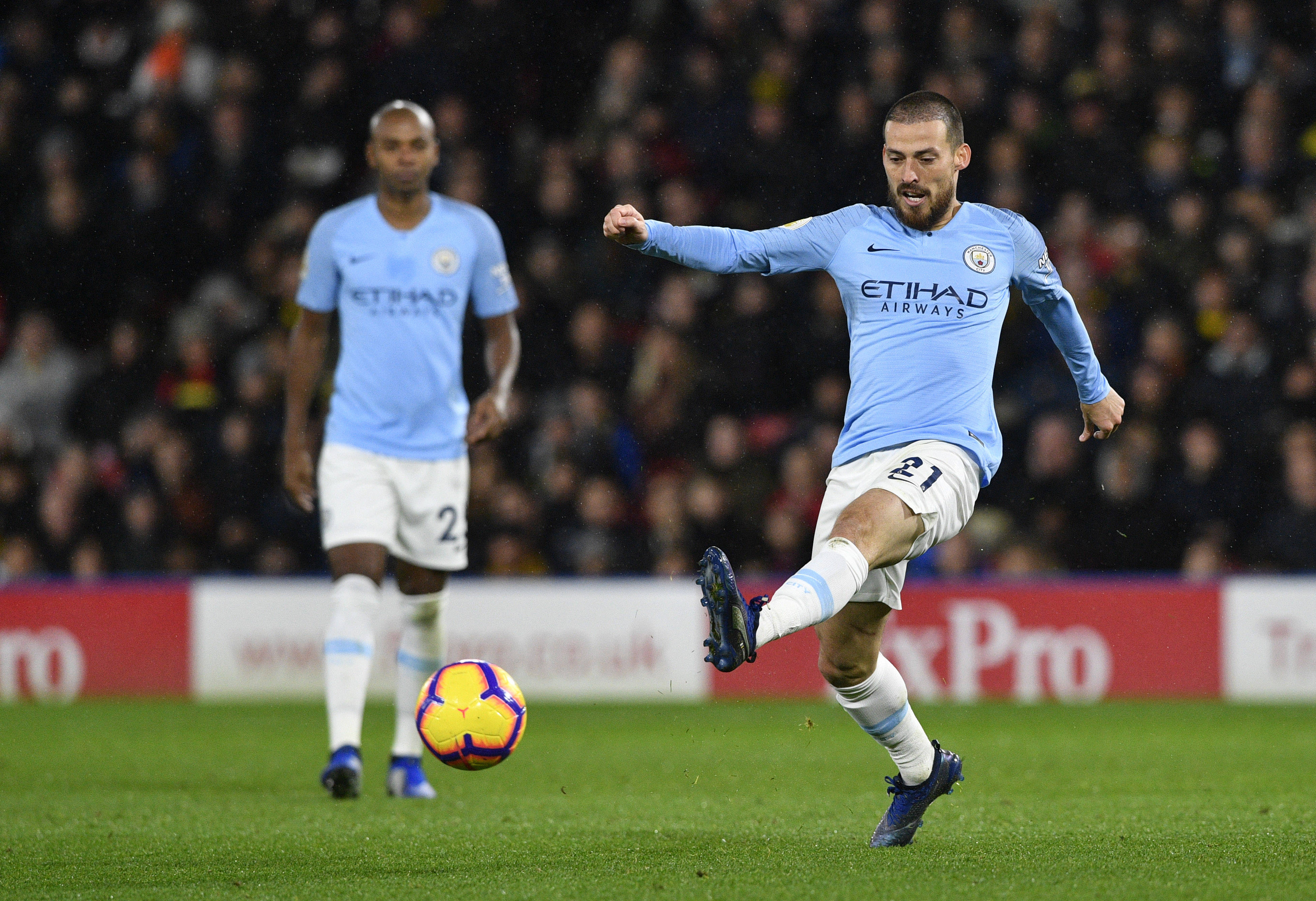 曼城主场失利，对手中场组织力占优