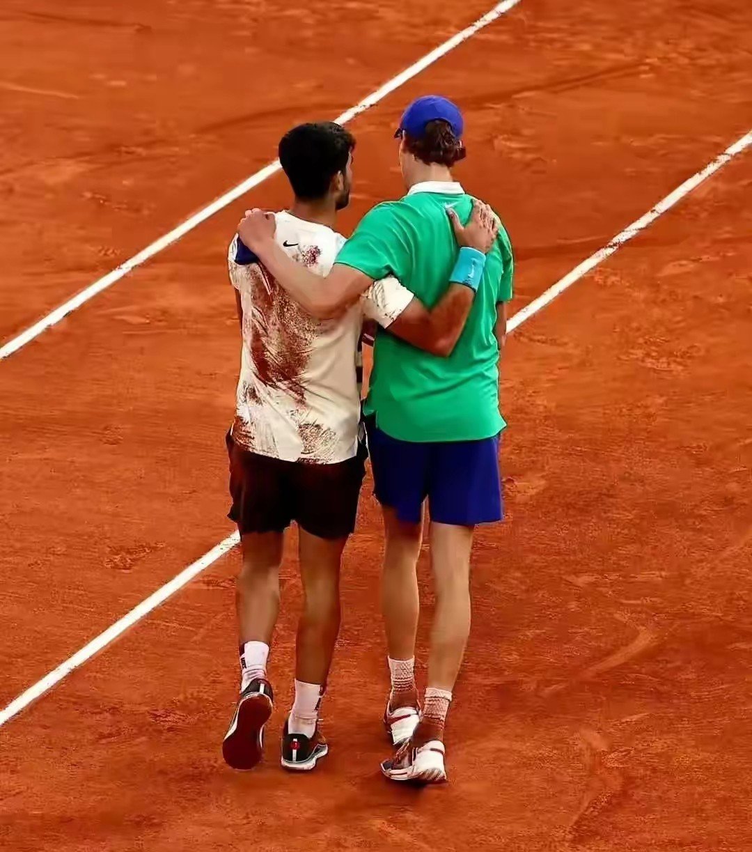 包含蒙特卡洛大师赛横扫温网，辛纳带队取胜的词条