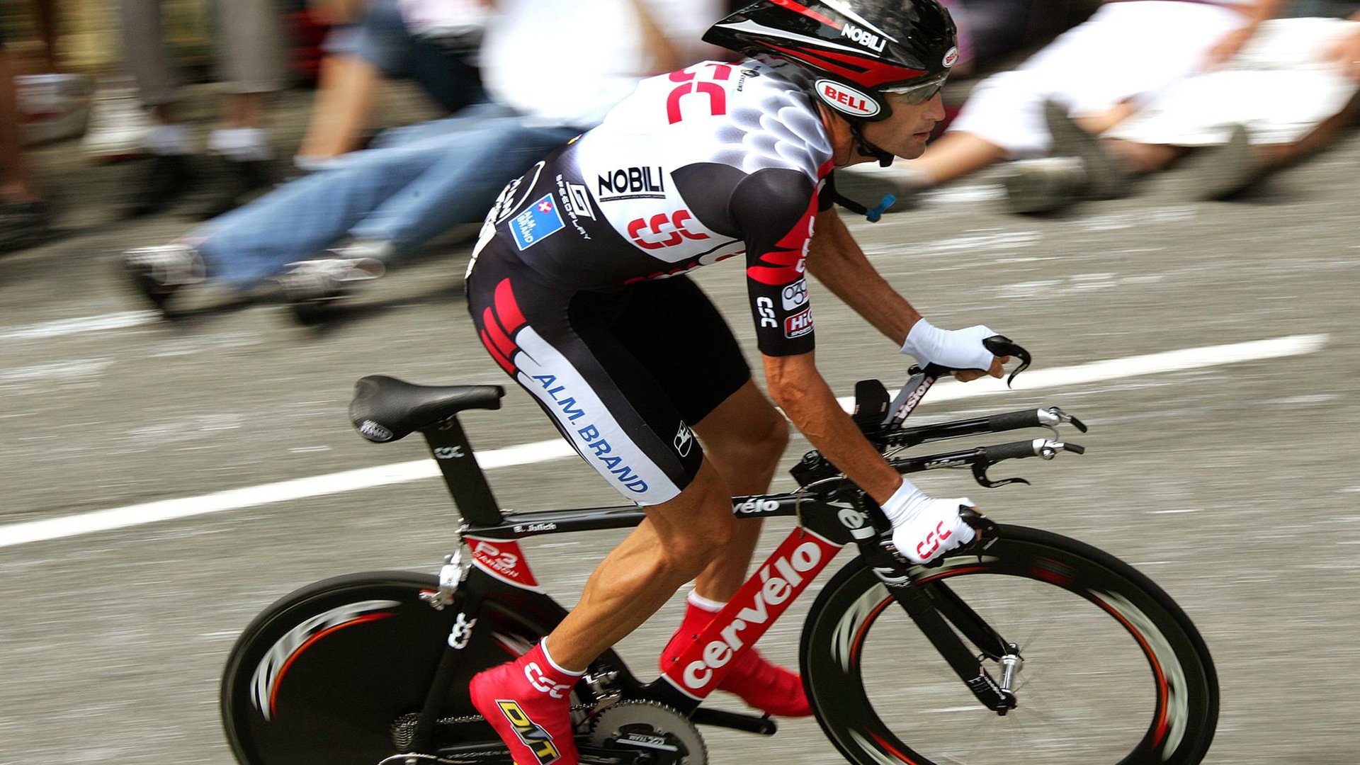 开云体育-跨界巅峰战，热火闪电战击溃辽宁，米切尔防守铁幕锁死对手核心