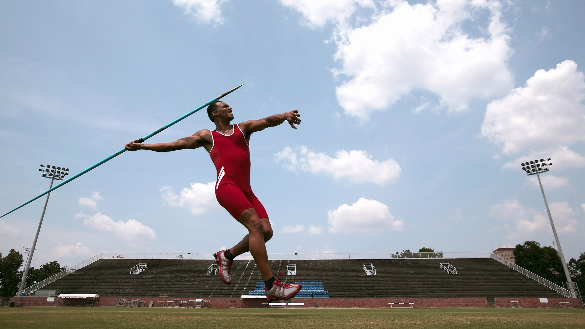 双城记，当德罗赞轻取雄鹿，郭艾伦正刷新东方纪录